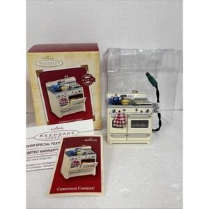 2004 Hallmark Christmas Cookies Oven Stove Magic Fragrance Keepsake Ornament NIB